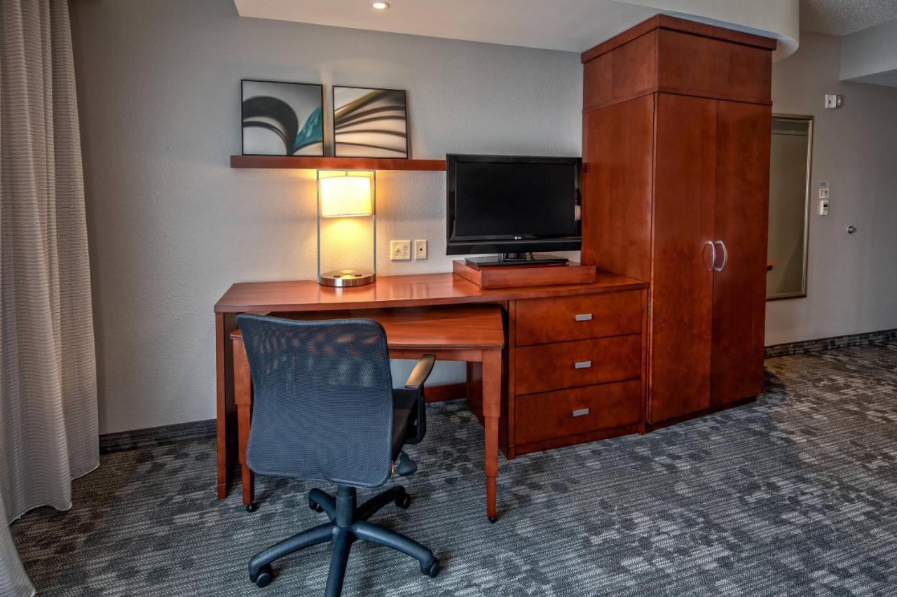 Courtyard Newport News Airport Hotel Luaran gambar
