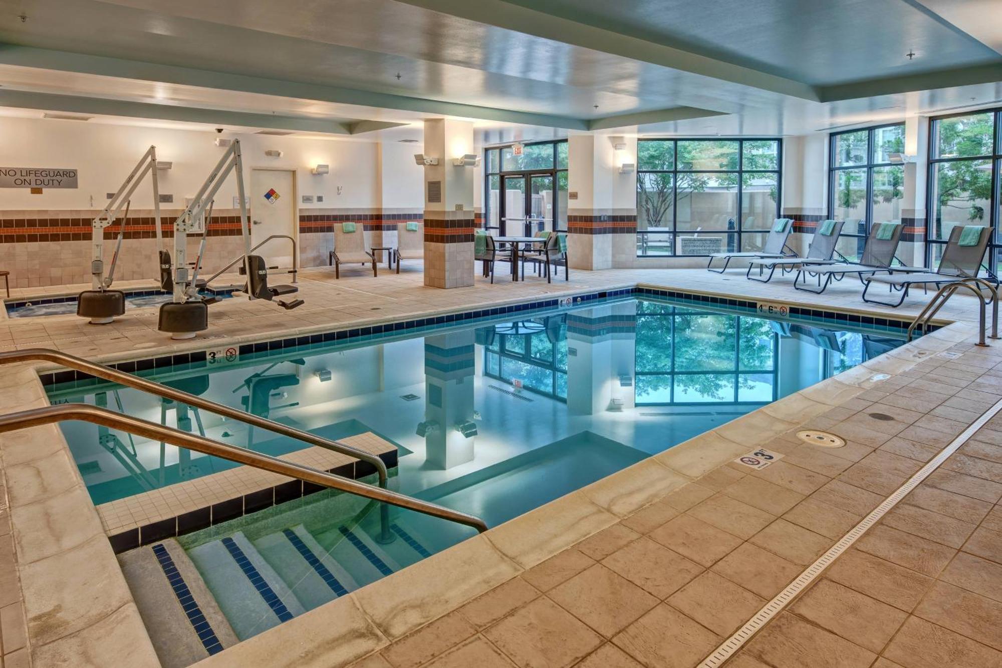 Courtyard Newport News Airport Hotel Luaran gambar